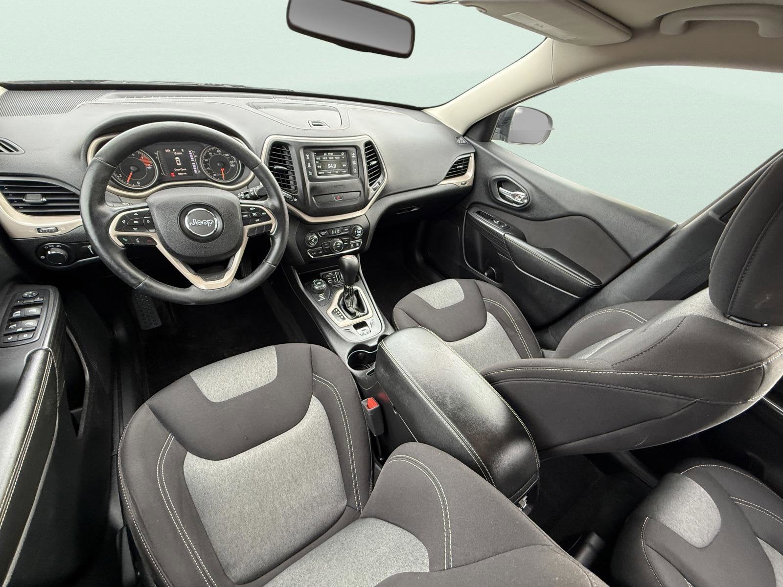 2017 Jeep Cherokee Sport