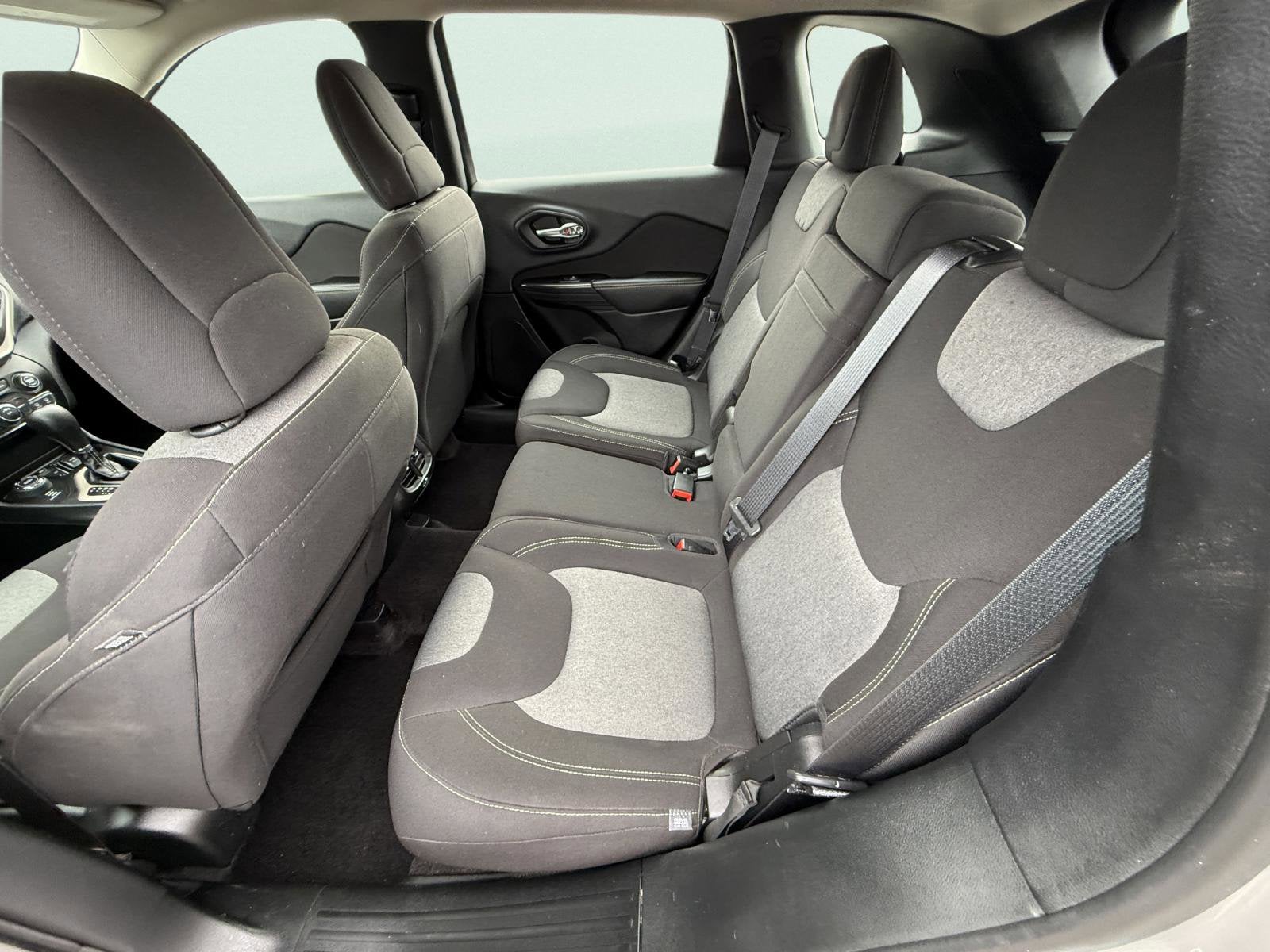 2017 Jeep Cherokee Sport