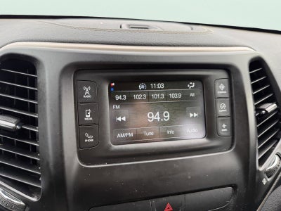 2017 Jeep Cherokee Sport