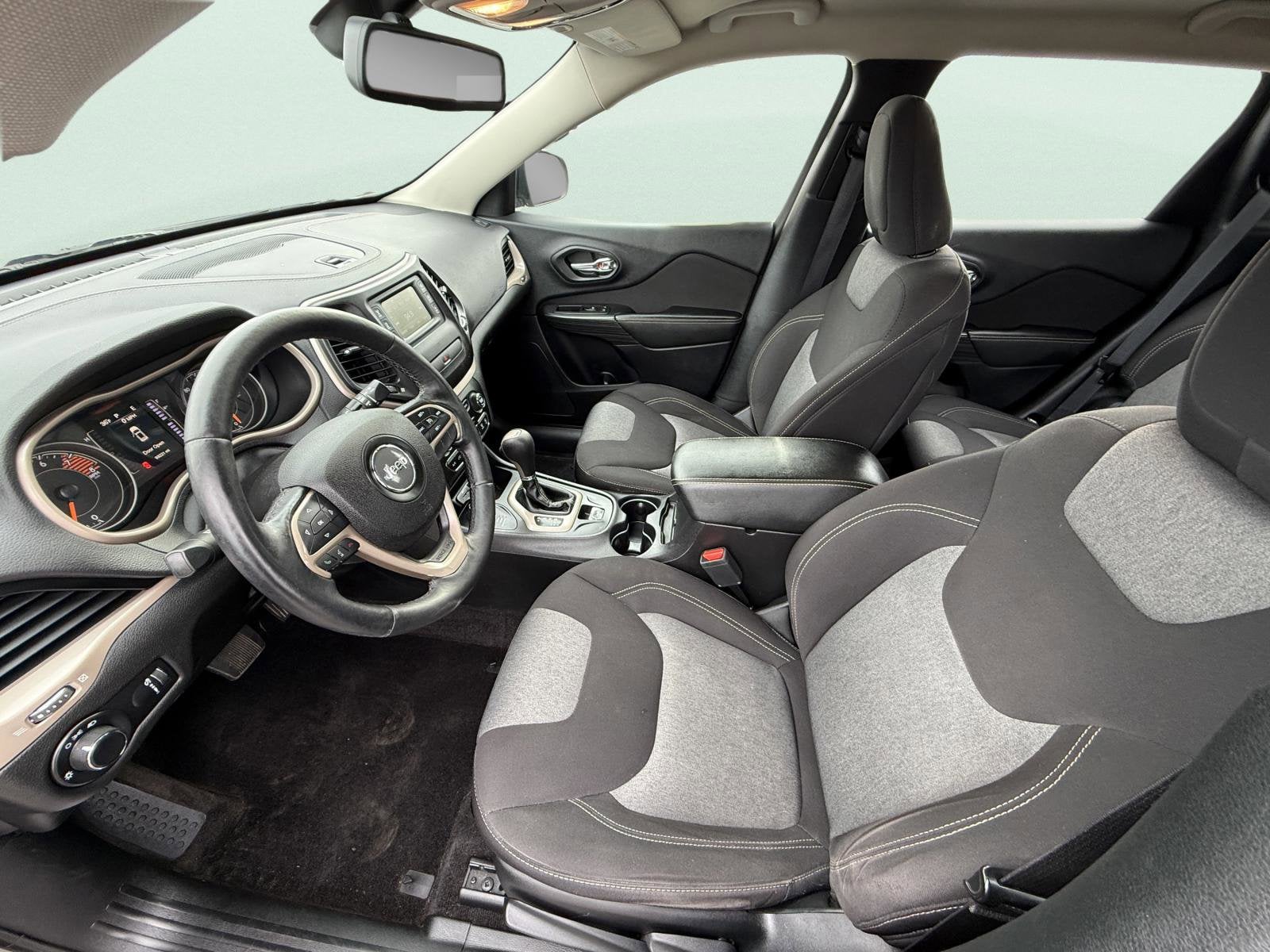 2017 Jeep Cherokee Sport