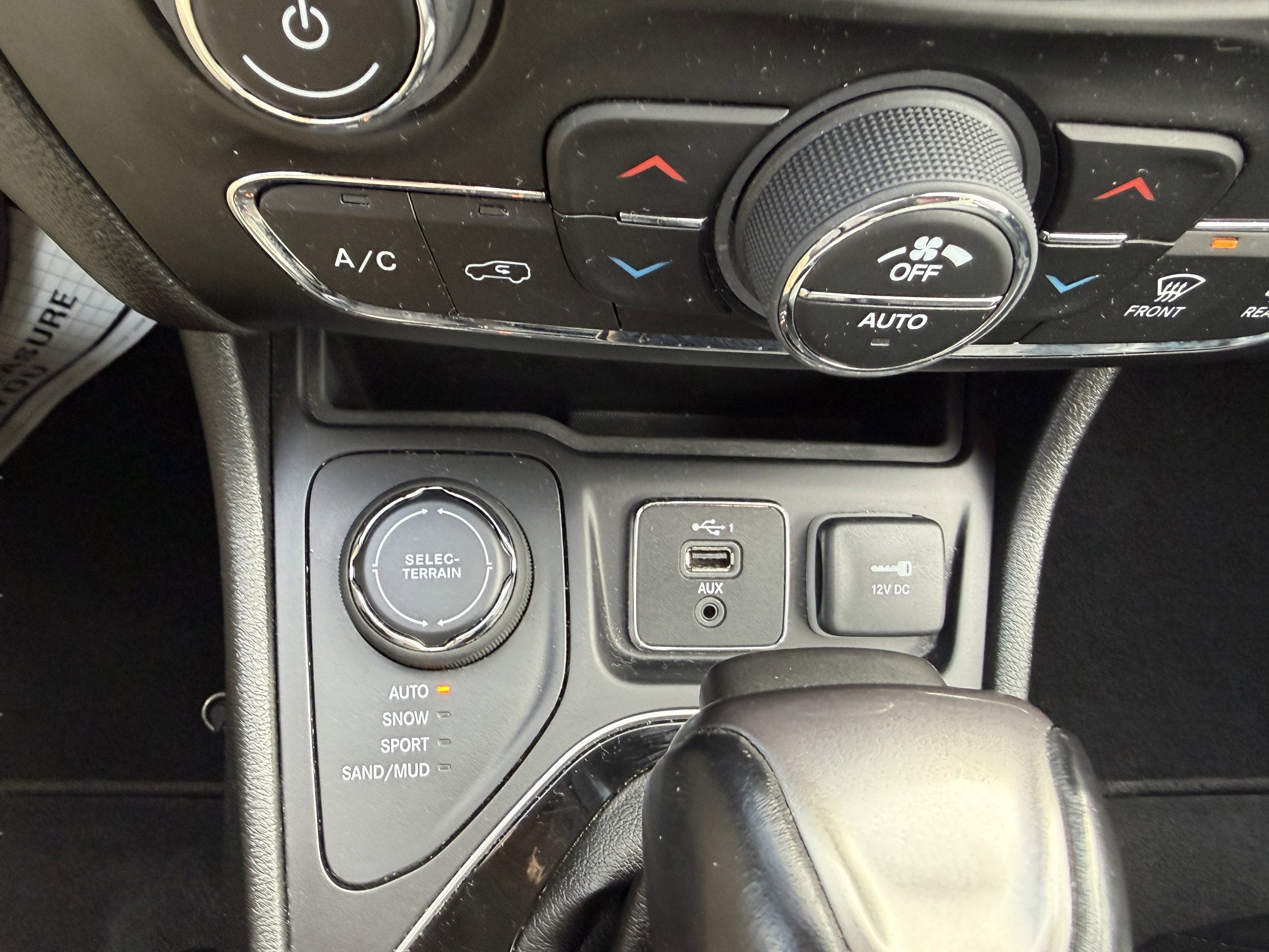 2023 Jeep Cherokee Altitude Lux