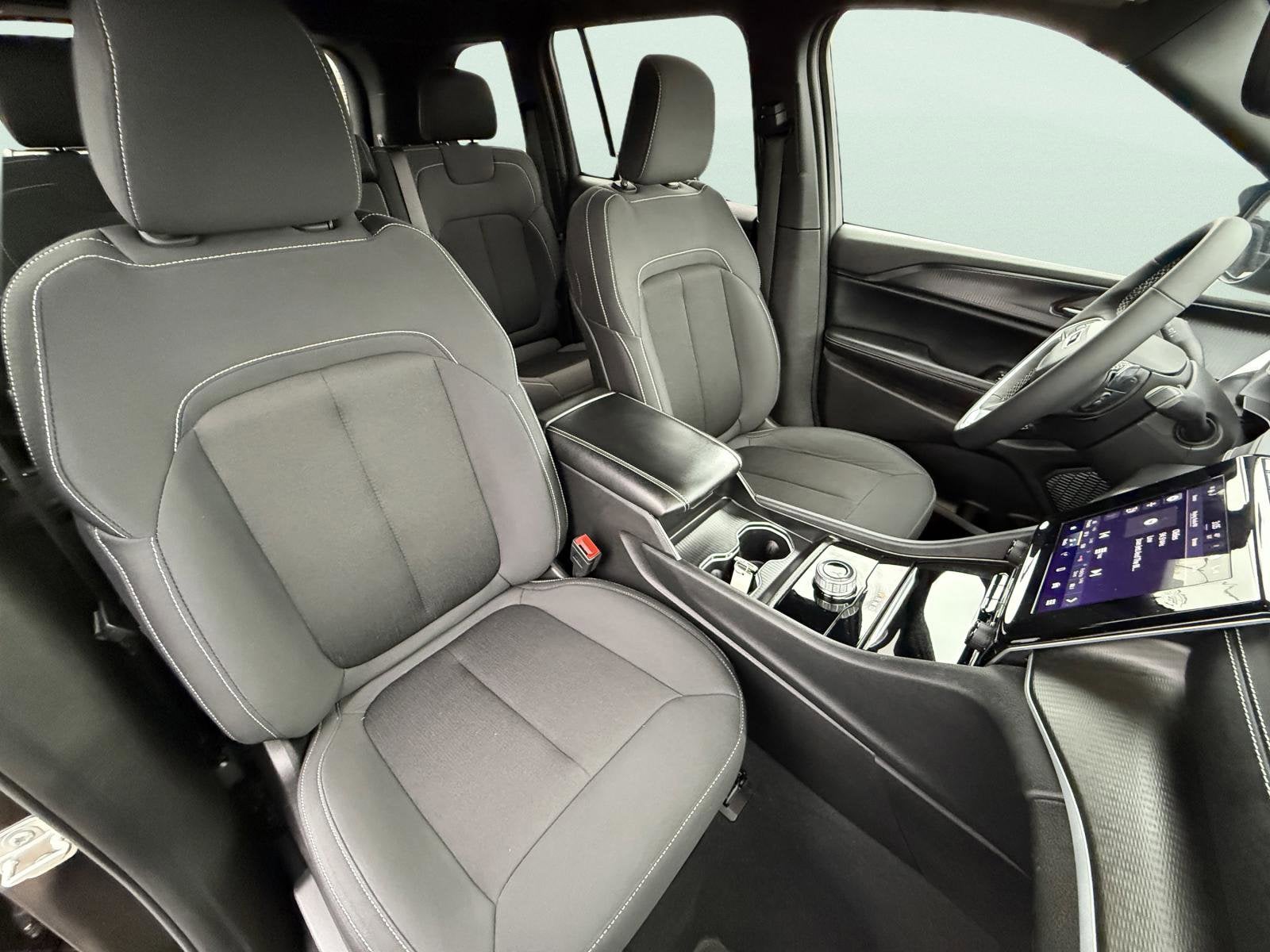 2024 Jeep Grand Cherokee Laredo X