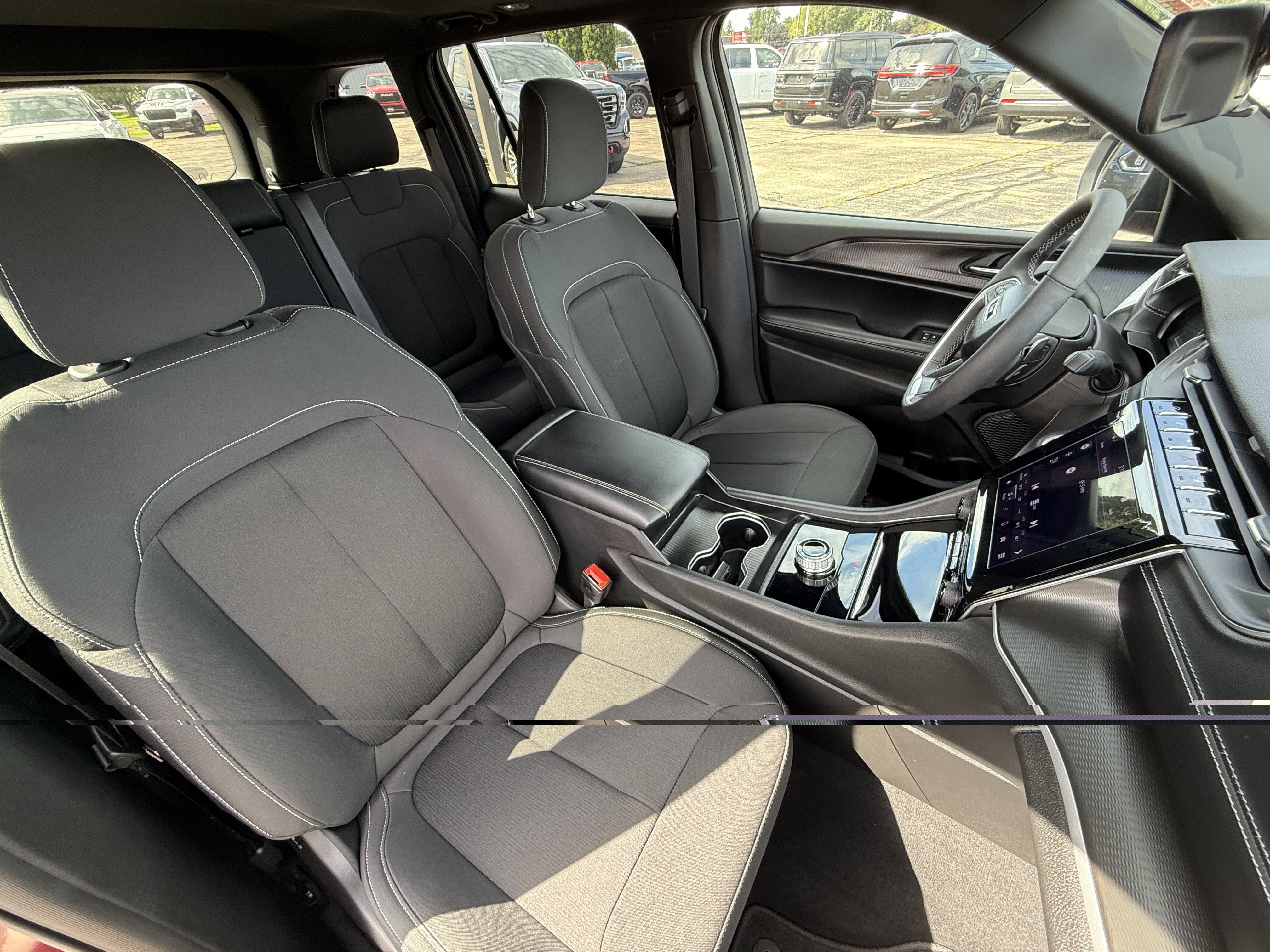 2025 Jeep Grand Cherokee Laredo X