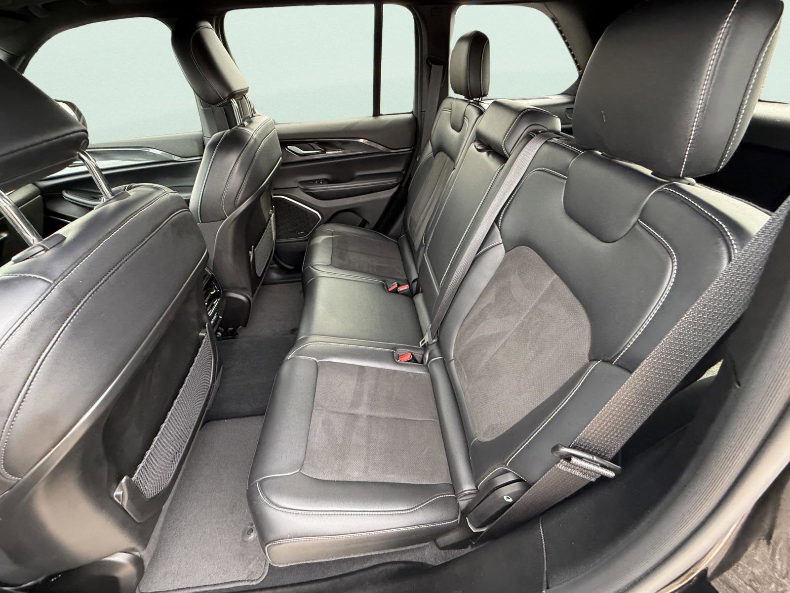 2022 Jeep Grand Cherokee Altitude