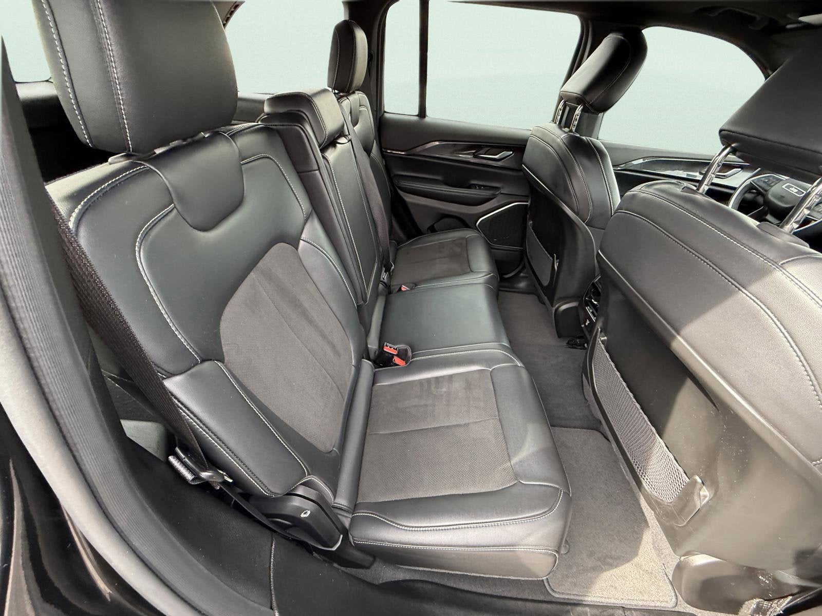 2022 Jeep Grand Cherokee Altitude