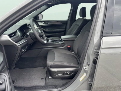 2027 Jeep Grand Cherokee Laredo X