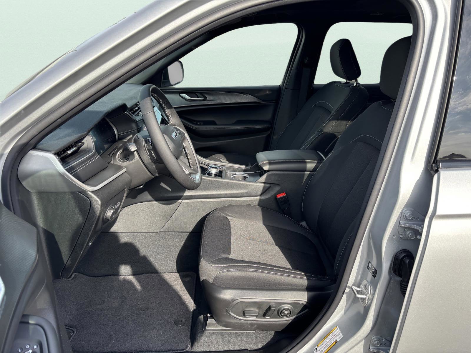 2026 Jeep Grand Cherokee Laredo X