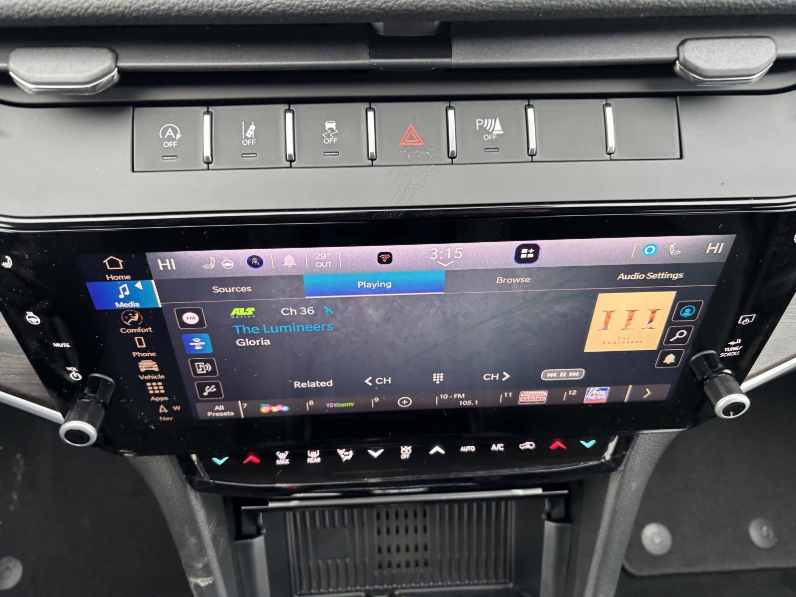 2026 Jeep Grand Cherokee Laredo Altitude