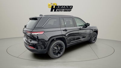2026 Jeep Grand Cherokee Laredo Altitude