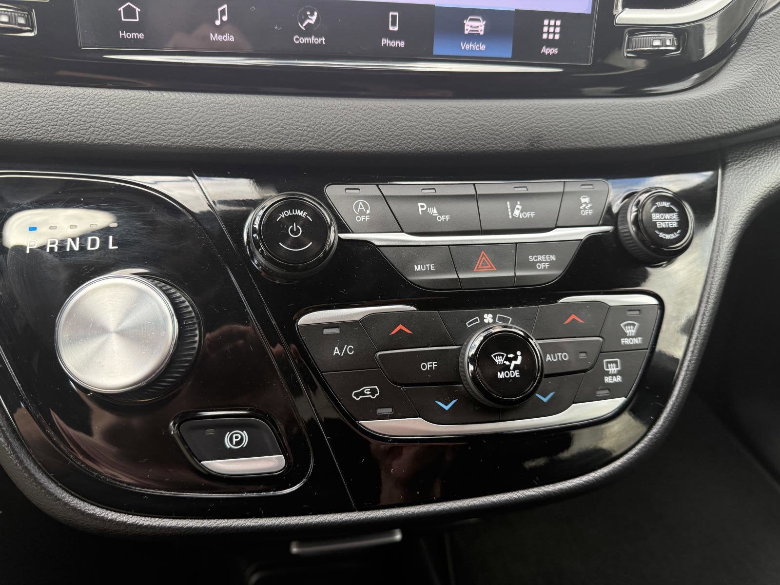 2025 Chrysler Pacifica Select