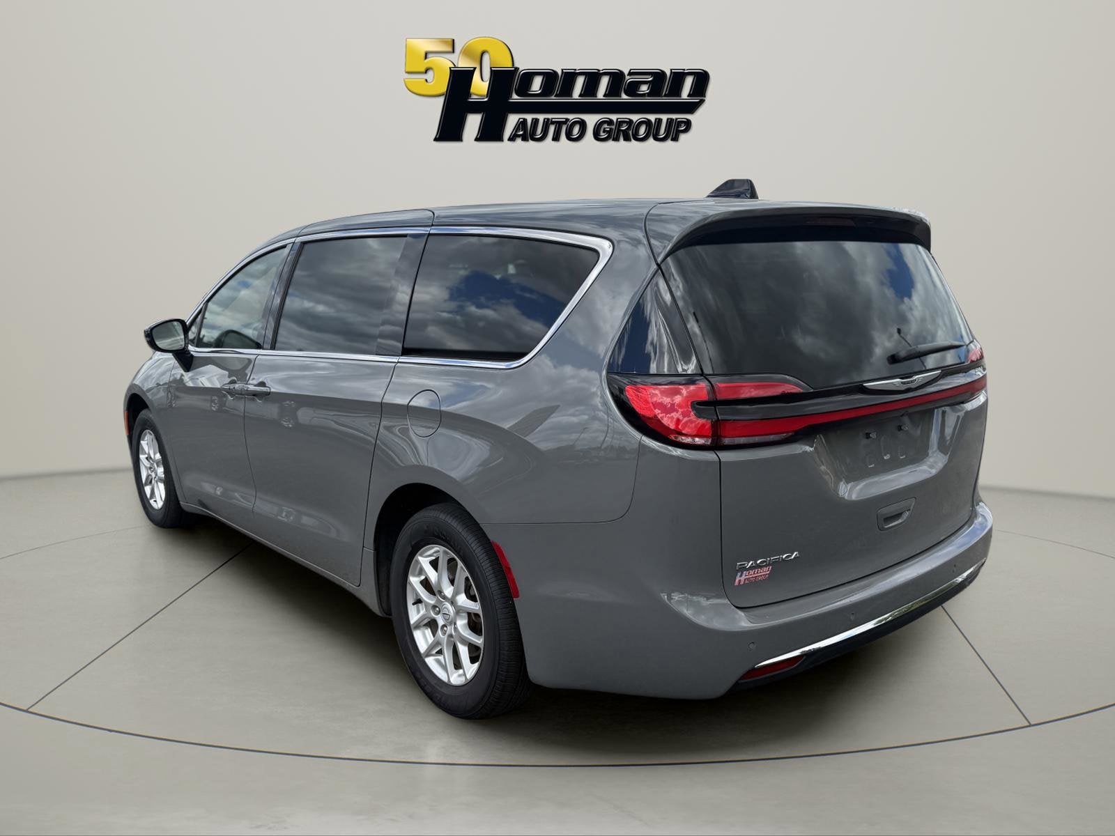 2025 Chrysler Pacifica Select