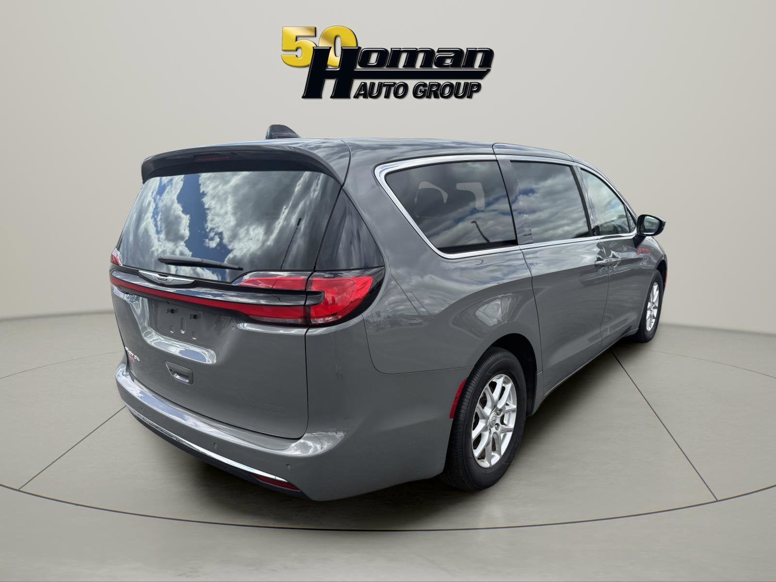 2025 Chrysler Pacifica Select