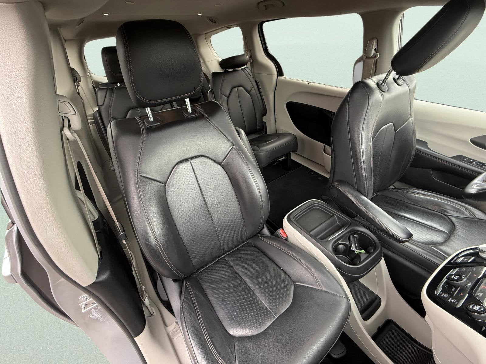 2020 Chrysler Pacifica Touring L