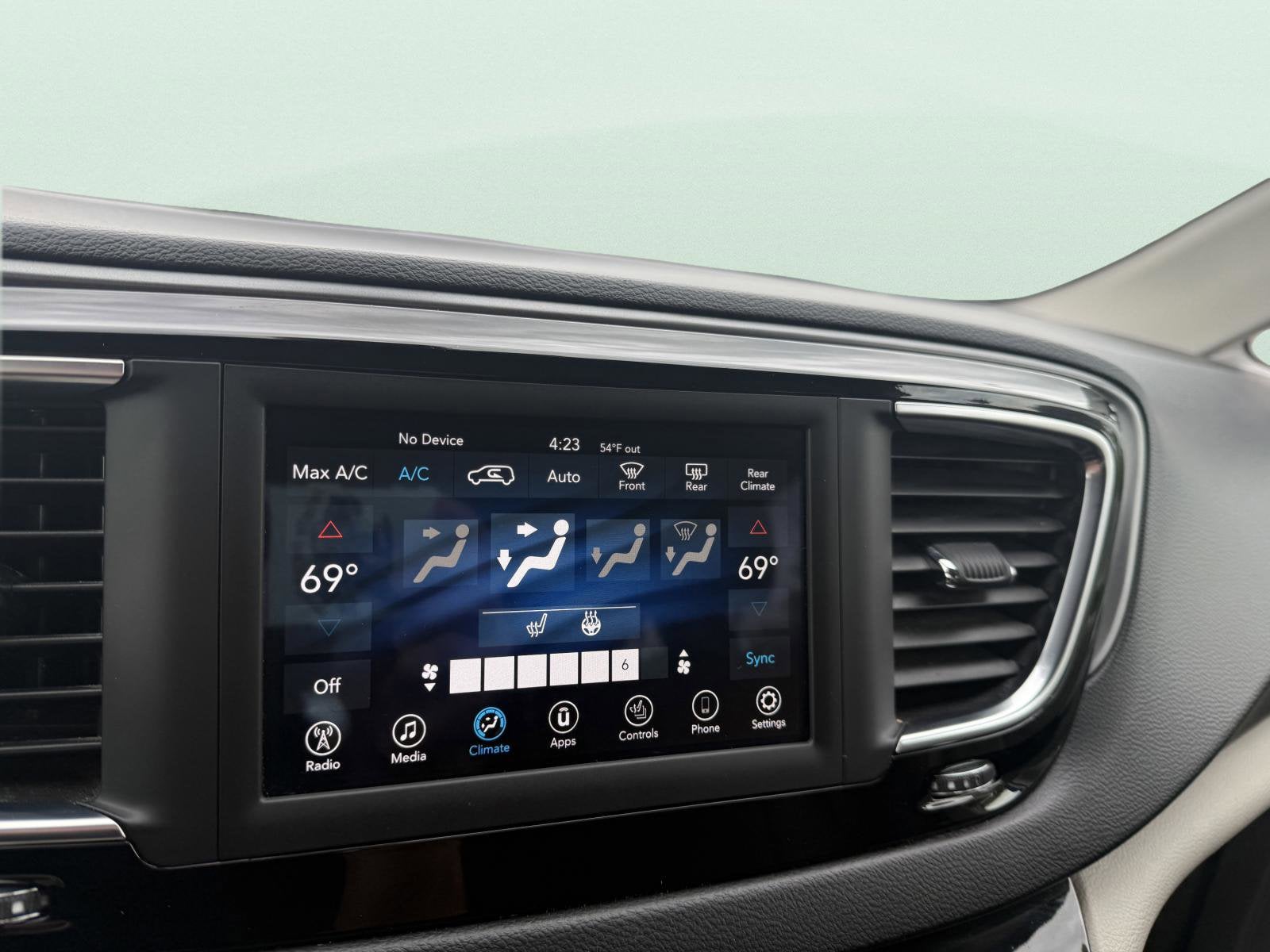 2020 Chrysler Pacifica Touring L