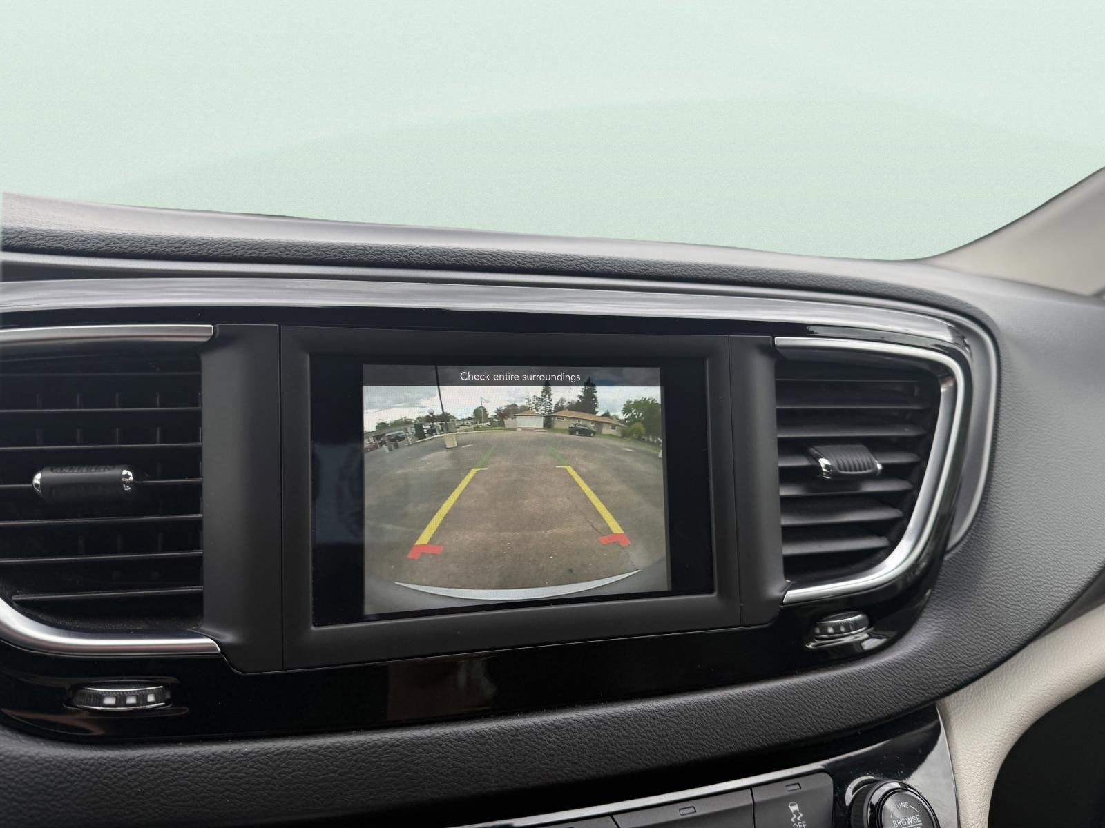 2020 Chrysler Pacifica Touring L