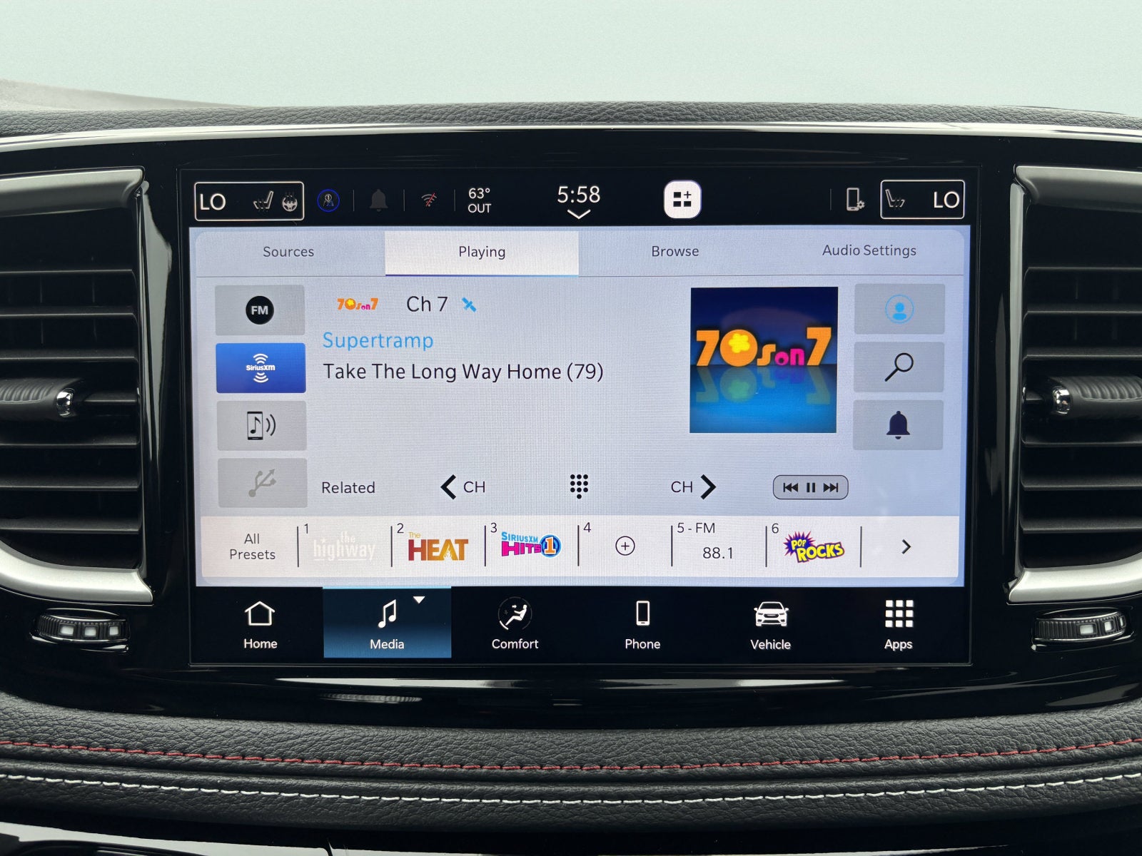 2027 Chrysler Pacifica Select