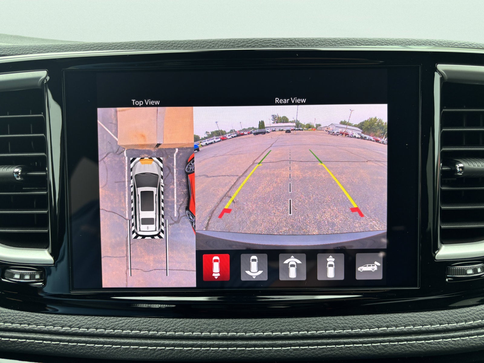 2027 Chrysler Pacifica Select