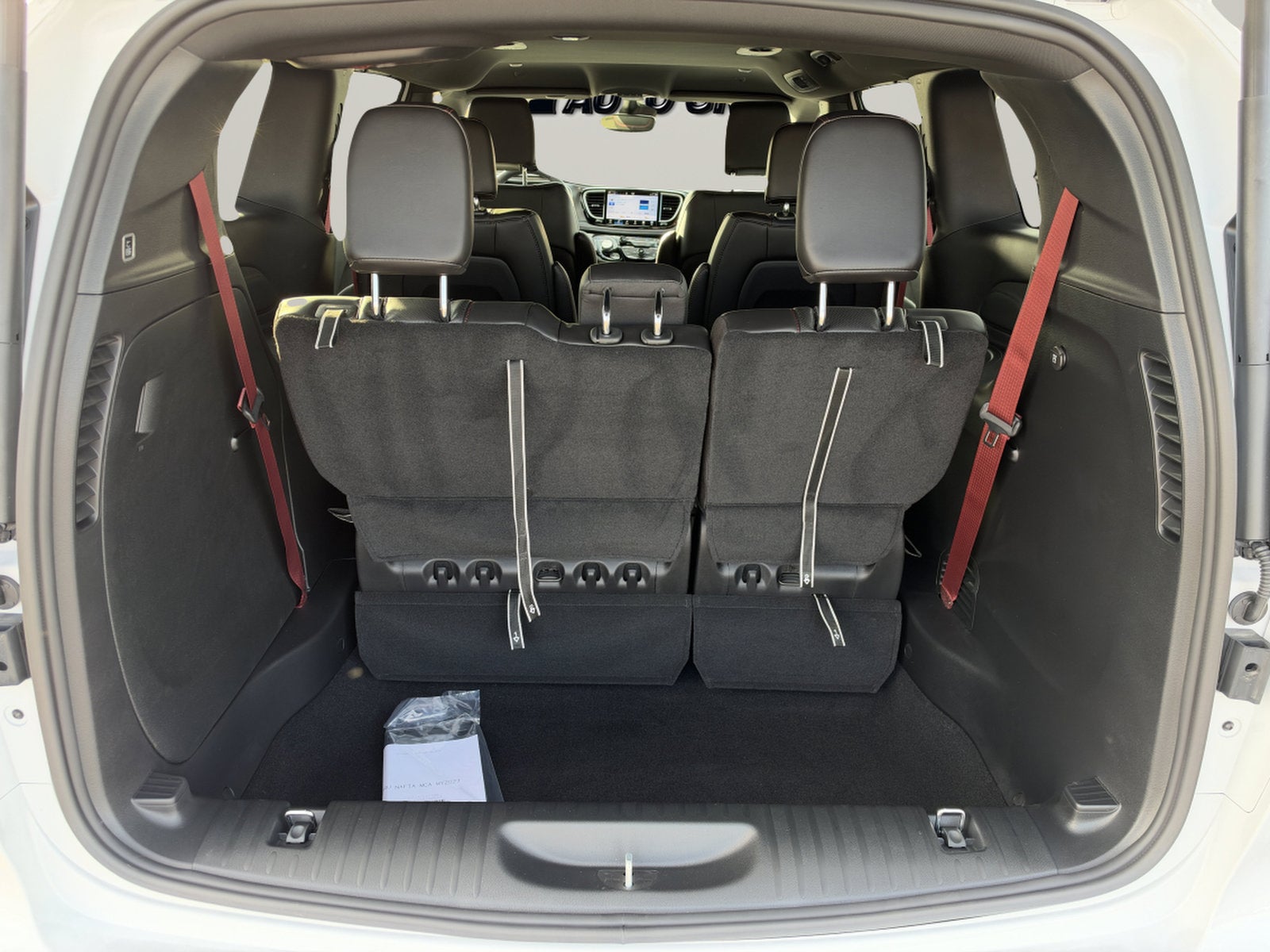 2027 Chrysler Pacifica Select