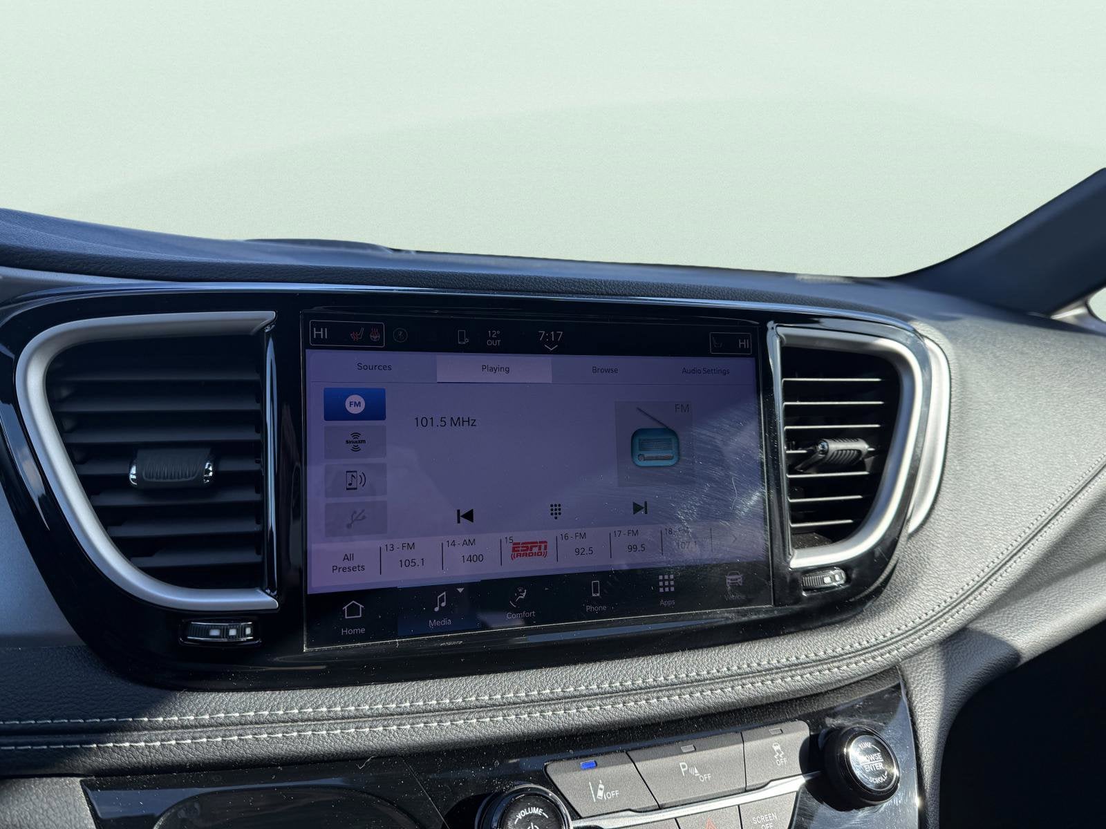 2023 Chrysler Pacifica Hybrid Touring L