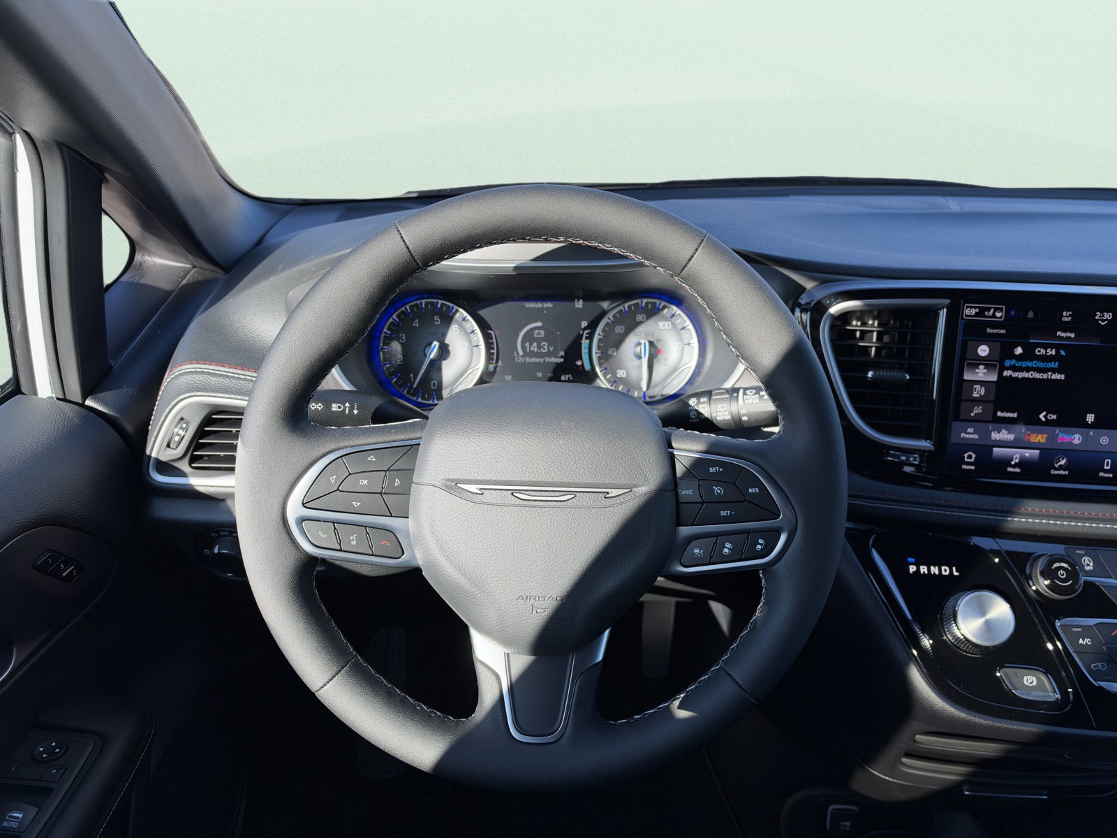 2027 Chrysler Pacifica Select