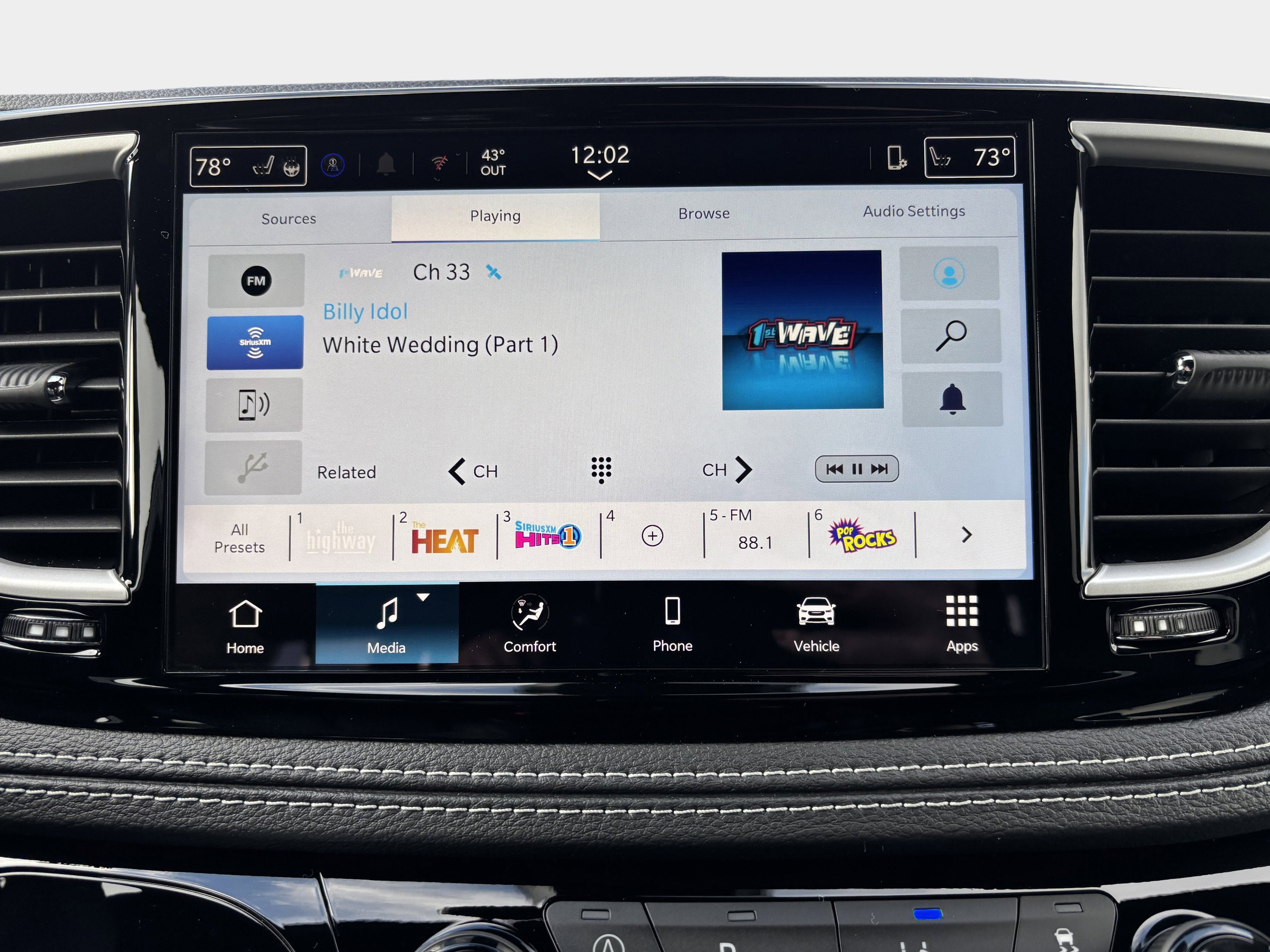 2026 Chrysler Pacifica Select