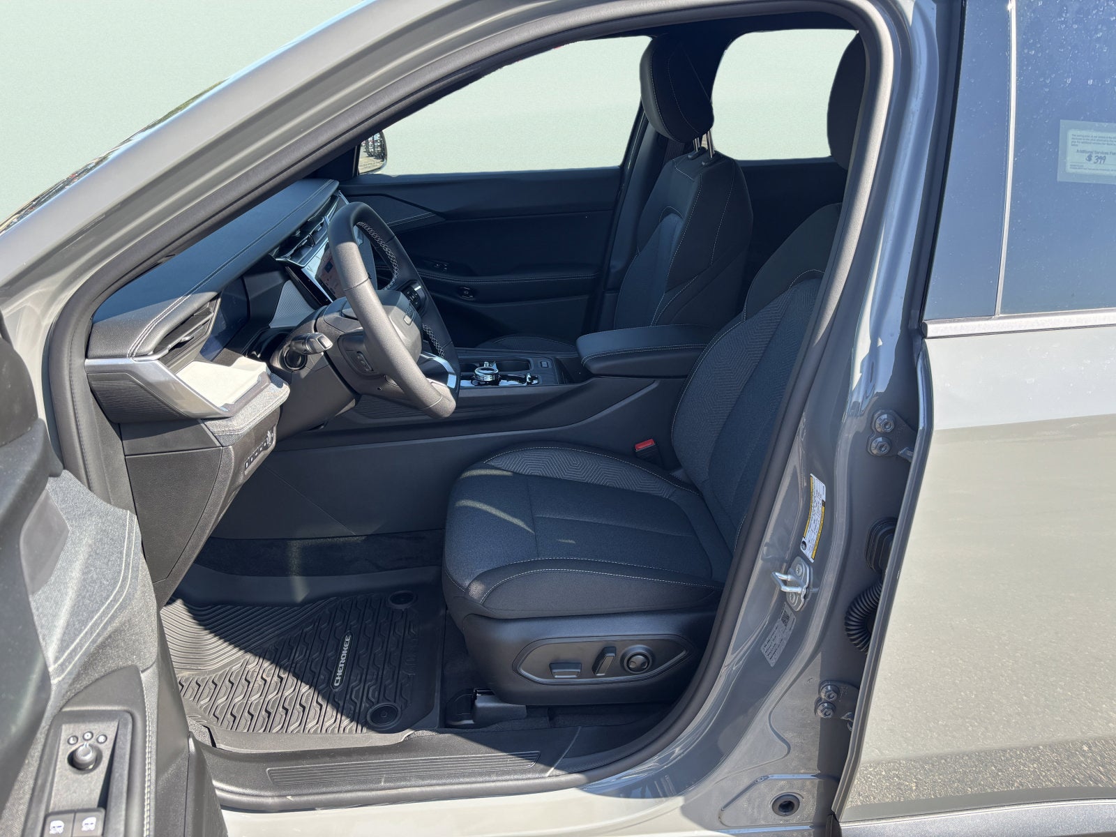 2026 Jeep Cherokee Laredo