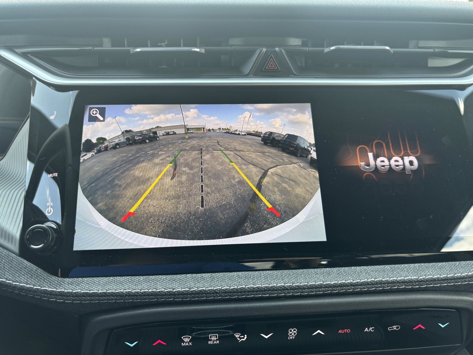 2026 Jeep Cherokee Laredo