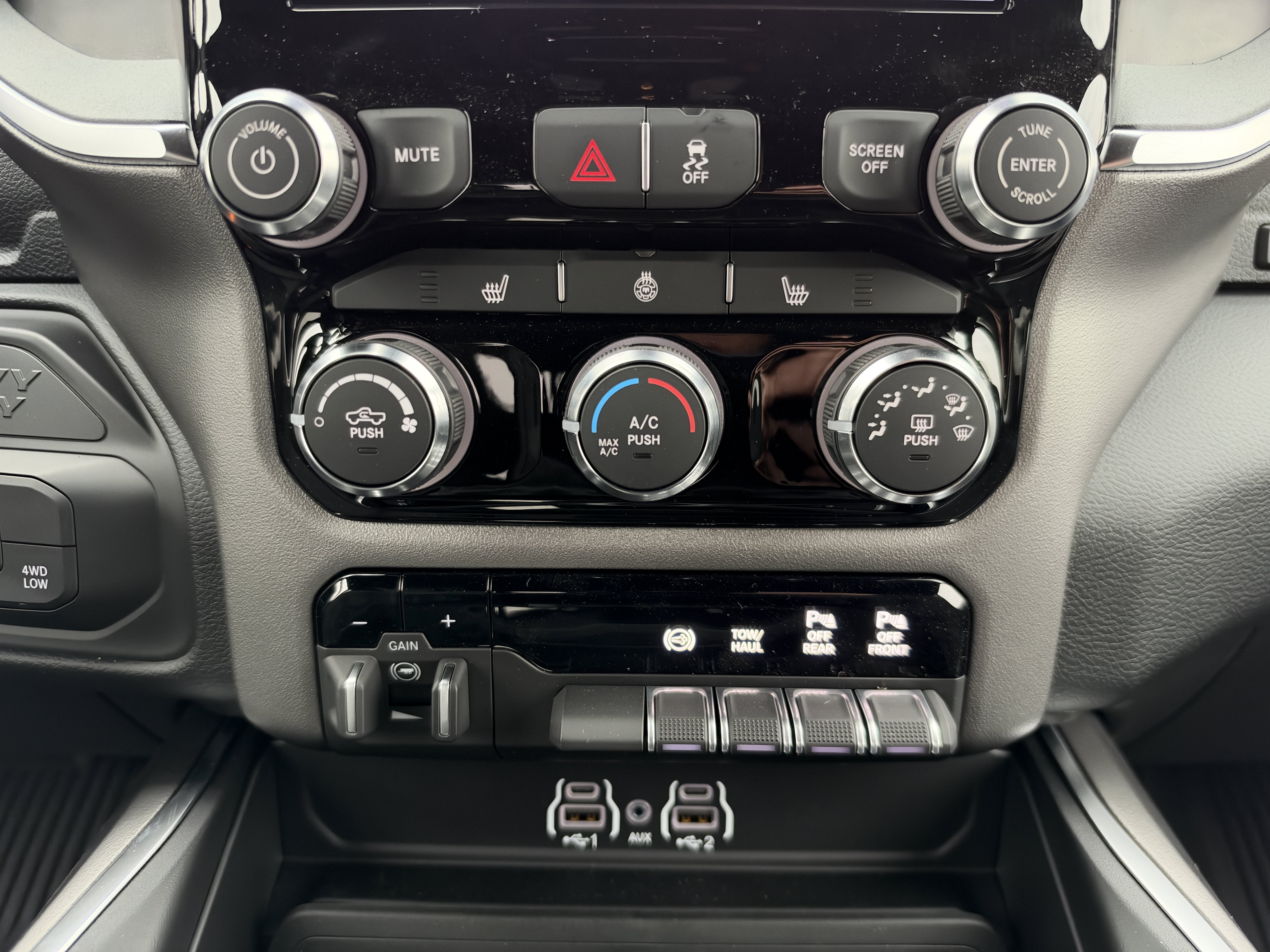2027 RAM 2500 Big Horn
